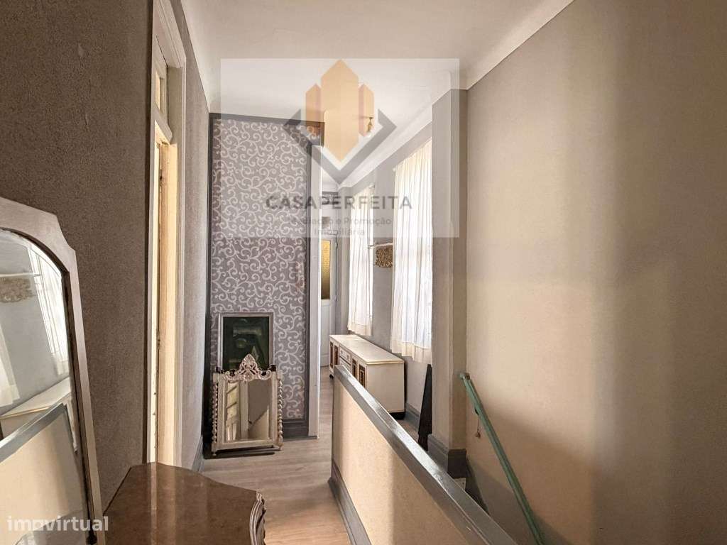 Andar Moradia T4 no 1º Piso - Coimbrões - Santa Marinha - Grande imagem: 3/15