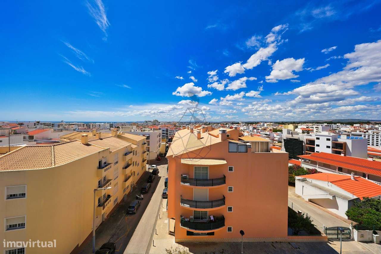 Apartamento T1+3 com Vista Mar do terraço em Quarteira-14