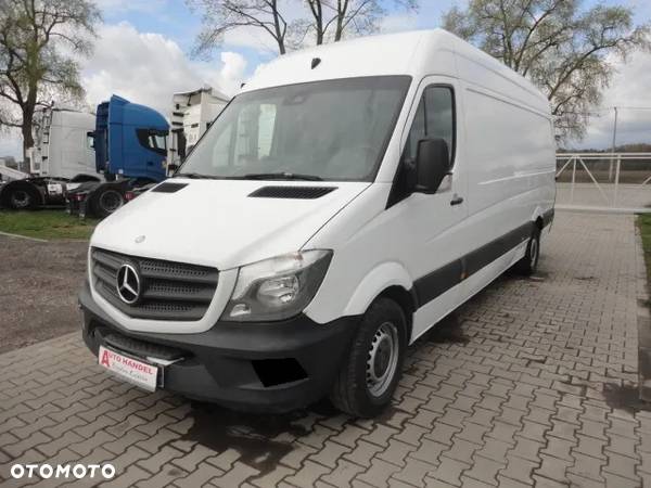 Mercedes-Benz Sprinter - 12