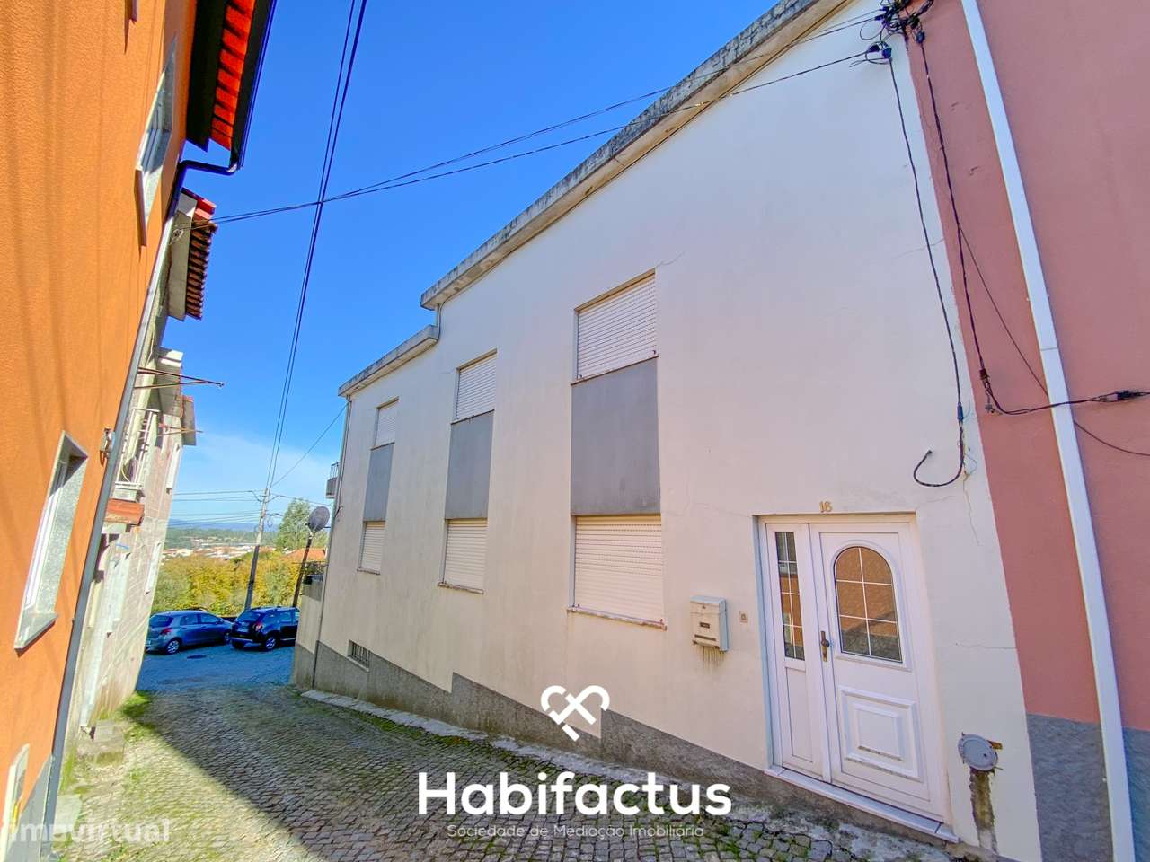 Moradia para venda com Dois Andares Independentes no Centro de Mangual - Grande imagem: 4/36