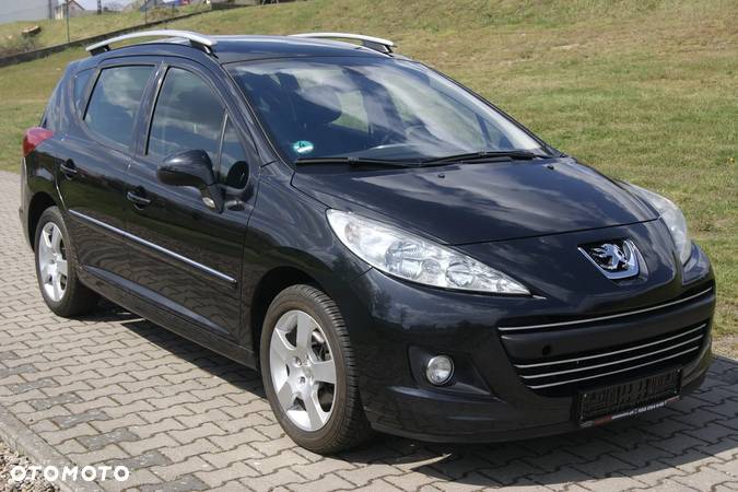 Peugeot 207 - 1