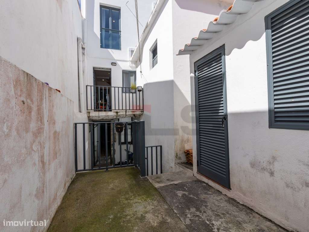 Moradia V3 no Centro de Ponta Delgada-22
