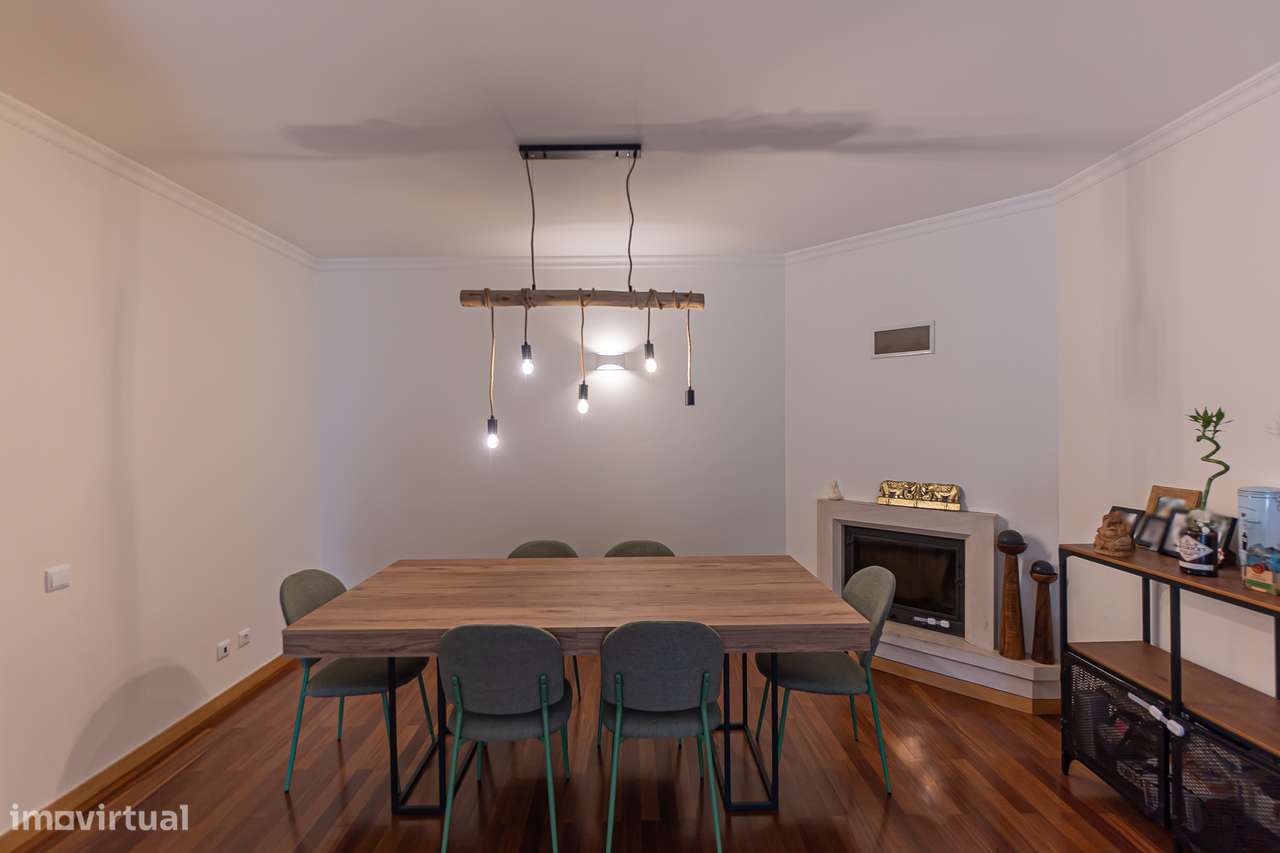 T2 com Terraço,  2 WC com Banheira e Lugar de Garagem - Grande imagem: 5/37