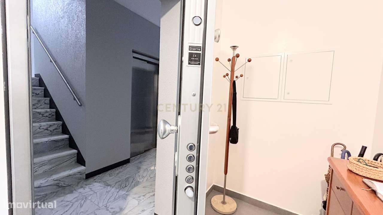 Apartamento T3 - Oportunidade Única - Grande imagem: 3/23