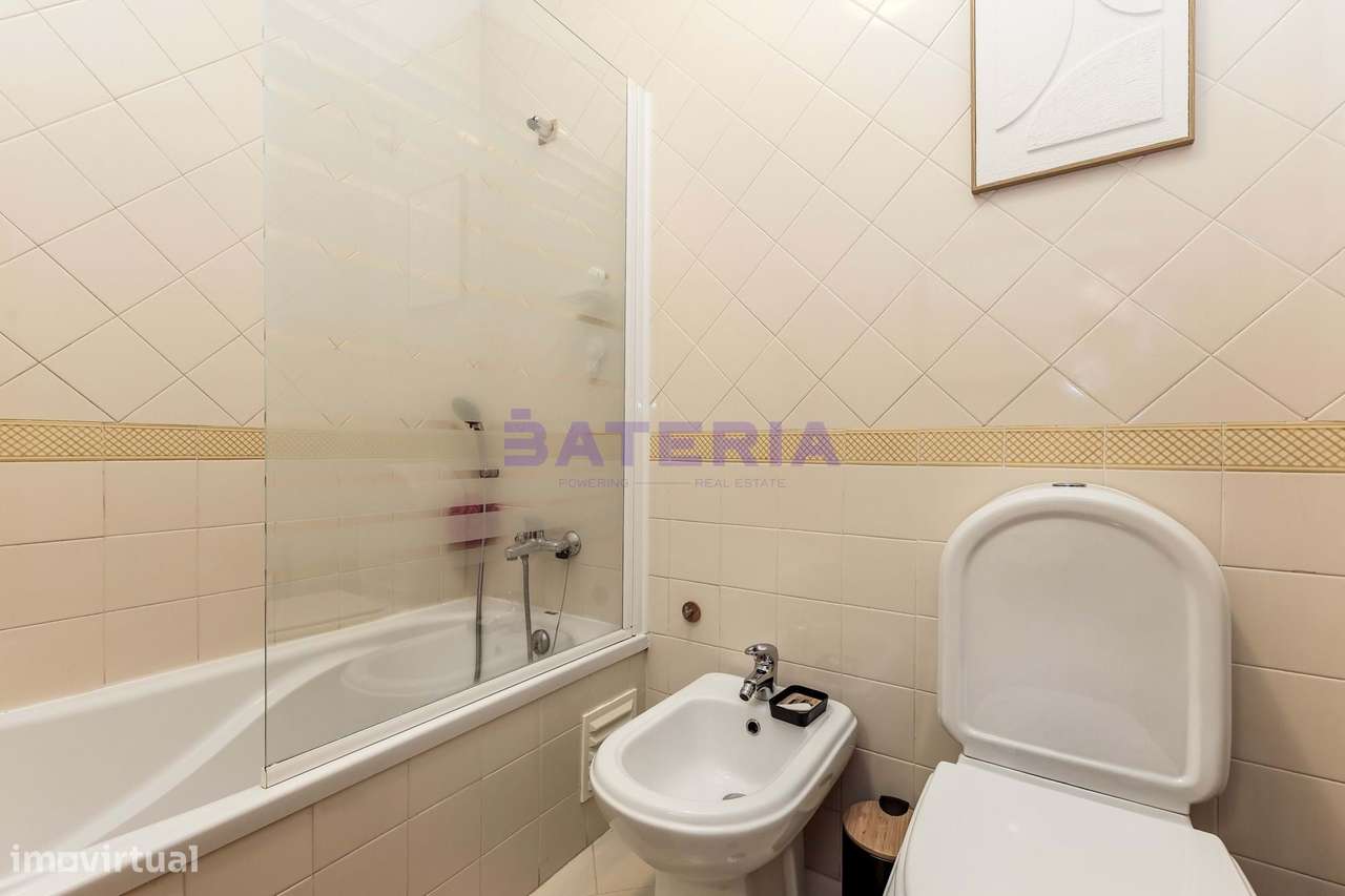 T2 com Suite, estacionamento e arrecadação em Massamá-17