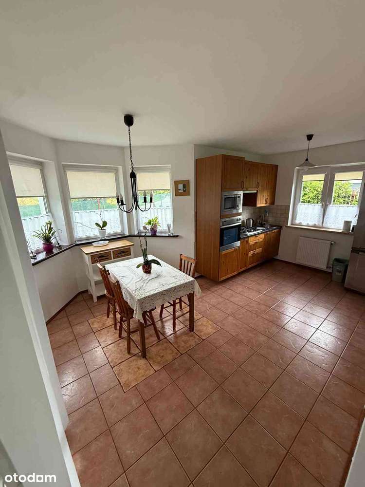 Przestronny dom z poddaszem i garażem - Pełny obrazek: 5/18