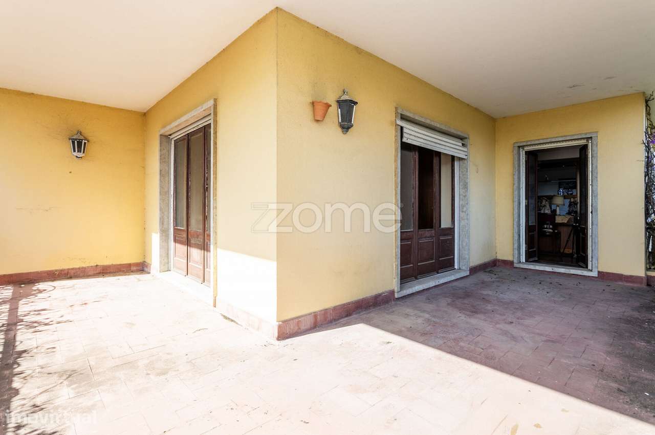 Moradia T5 a 3 minutos a pé da Praia de Carcavelos-30