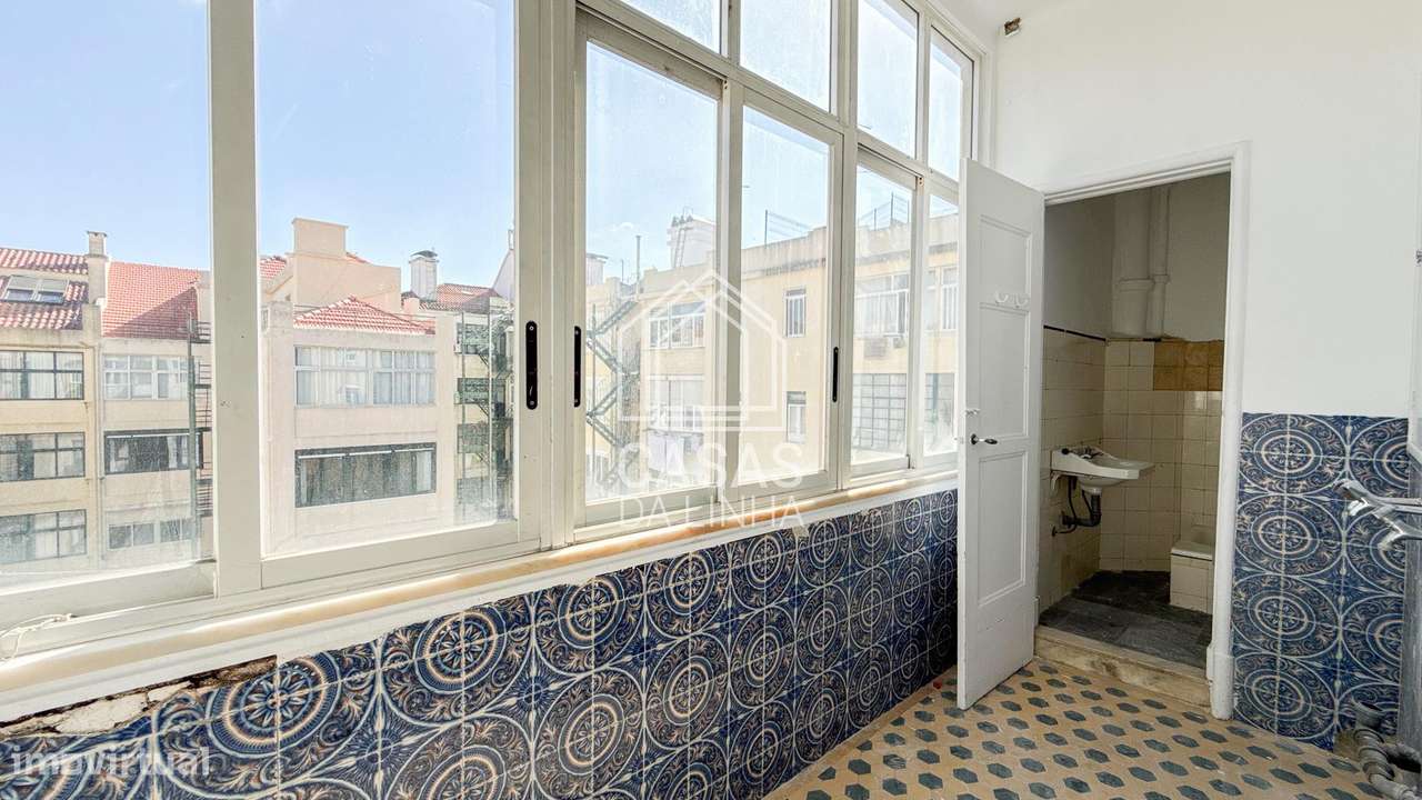 Apartamento T6 no Parque Eduardo VII - Lisboa-23