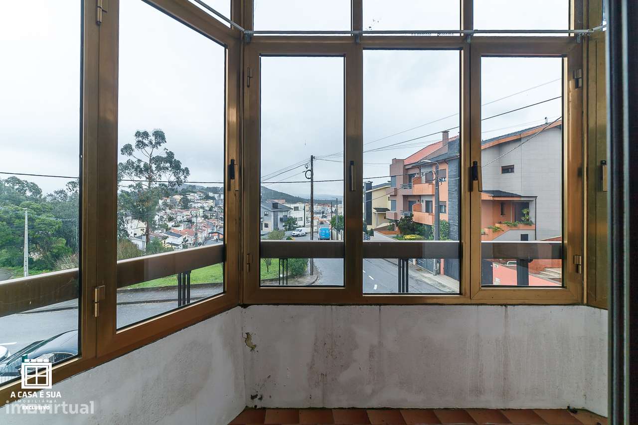 Moradia T4 de três frentes em Baguim do Monte - Exclusivo-27