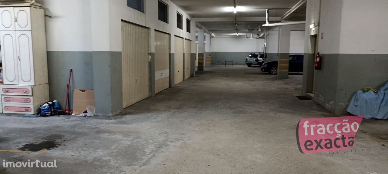 Garagem  Venda em Vilar de Andorinho,Vila Nova de Gaia