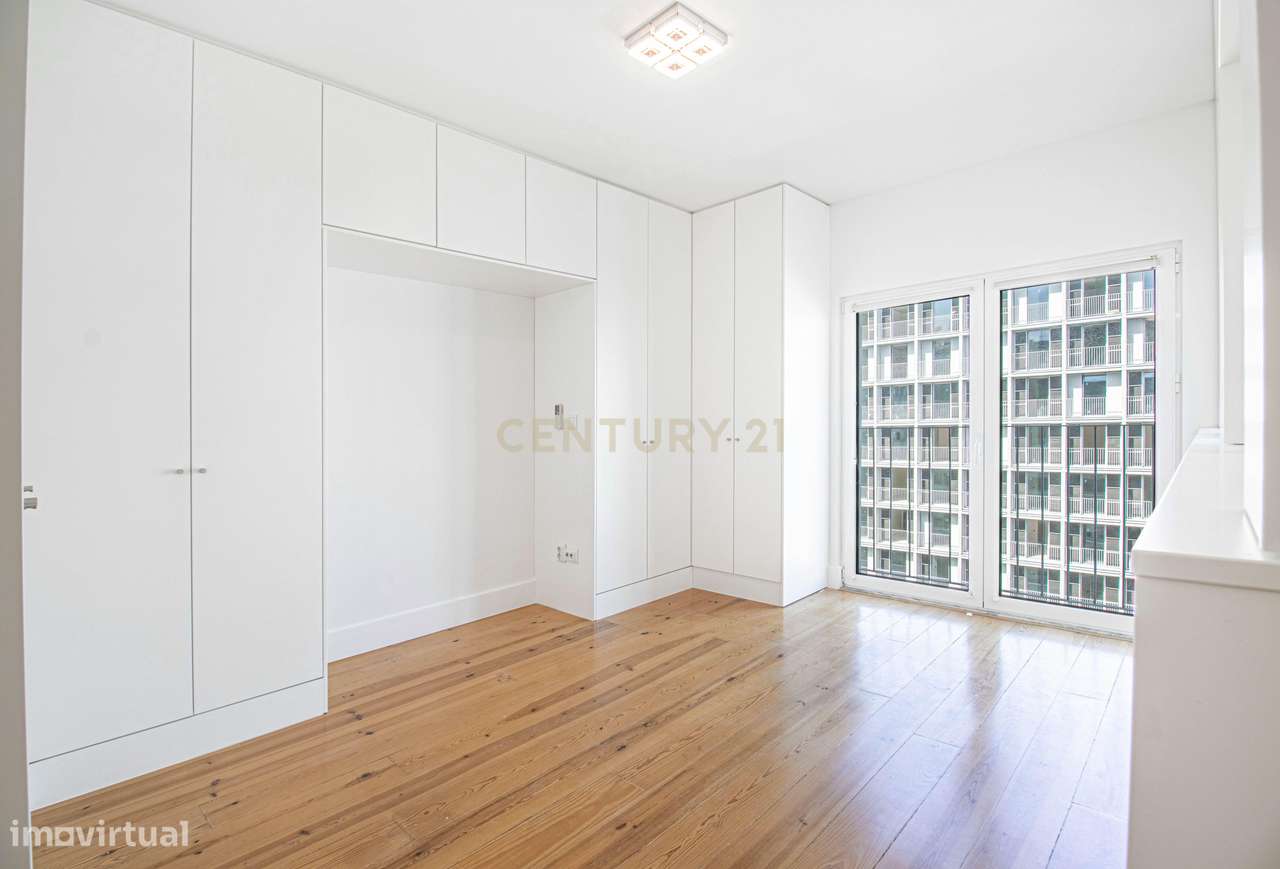 Apartamento T4 +1 com 272 m2 Vista Panorâmica em Lisboa e 3 Lugares de-29