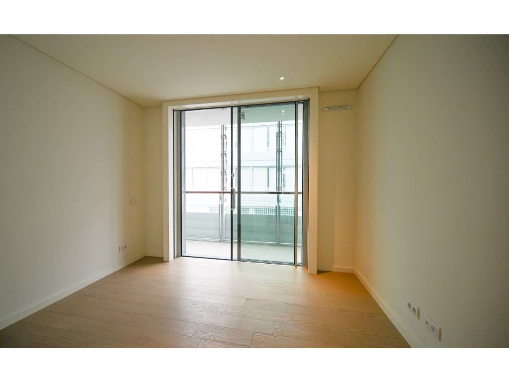 T3 de Luxo no Prata Riverside: Onde o Tejo Encontra o Seu Lar-22