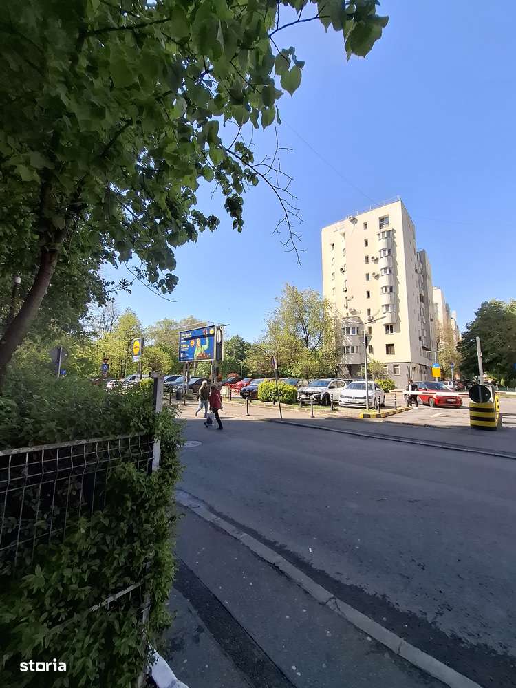 Apartament 3 camere, balcon si lift, Tei