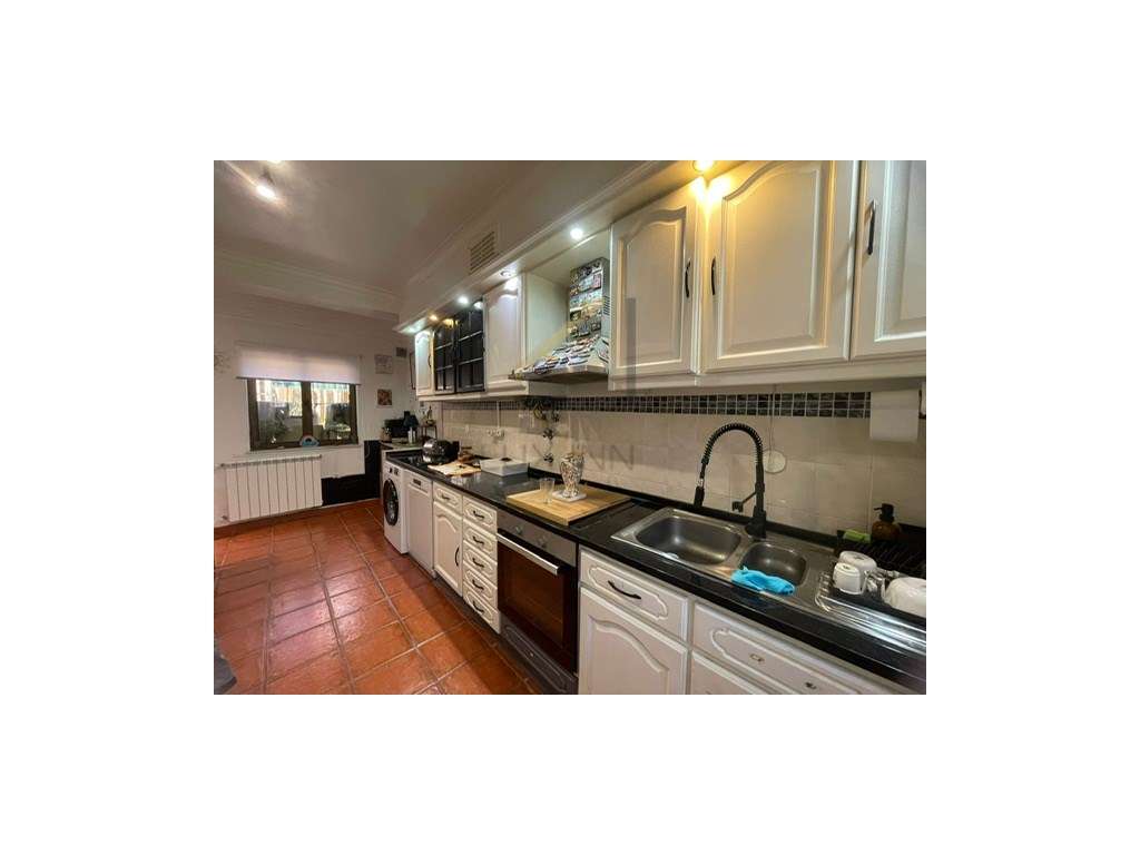 Moradia T3+1 em Vila Nogueira de Azeitão-20