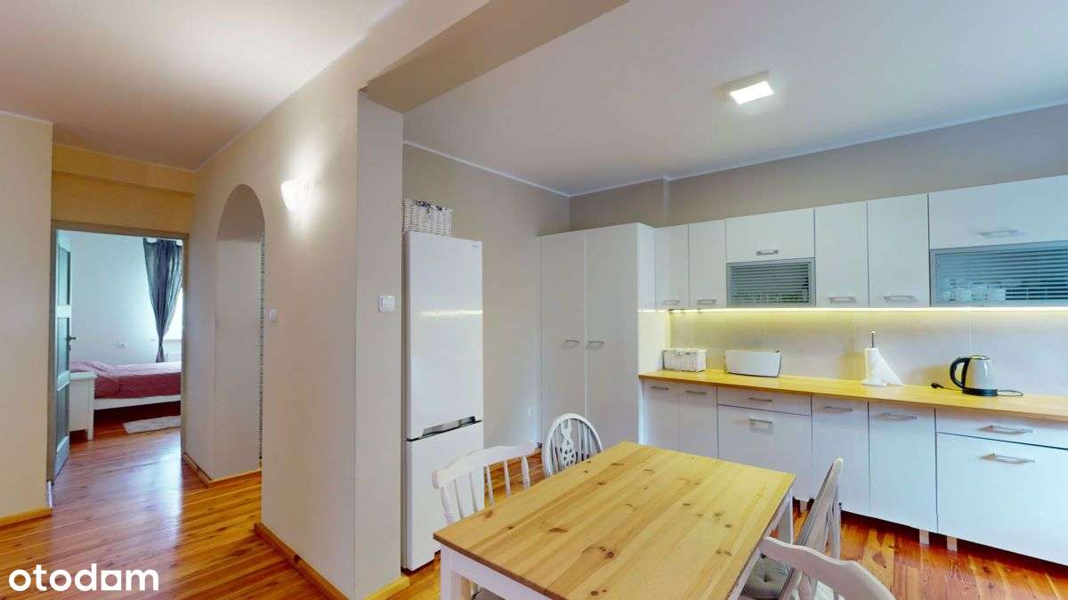 Dom 2 rodzinny z miejscem na działalność.-11