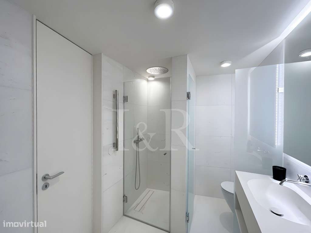 Apartamento T2 com varanda fechada e estacionamento junto à Av. Lib...-14