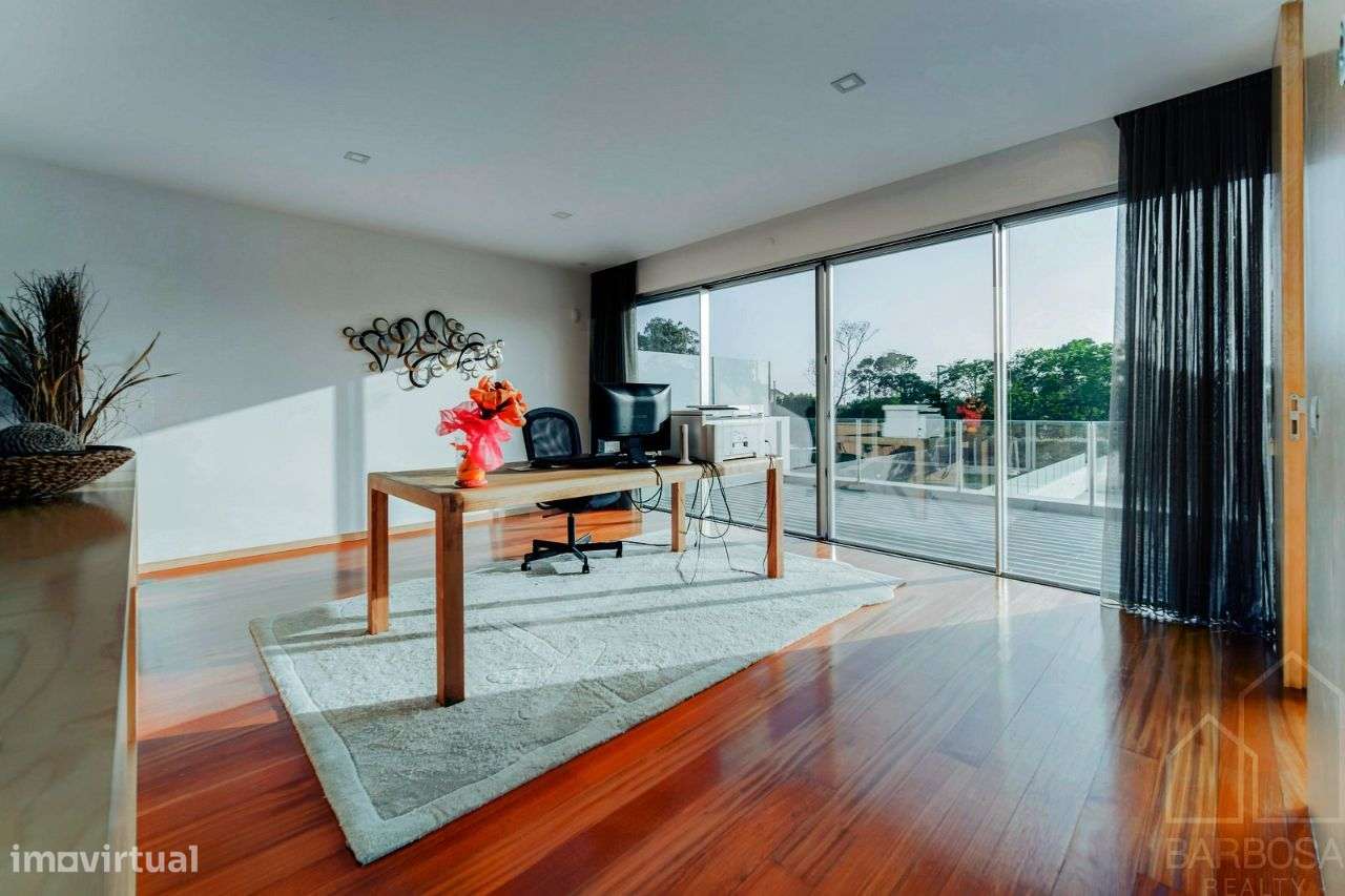 V.N.Gaia - Fantástica V4 (4 suites) c/430m2, piscina - Lote c/1370m2-7