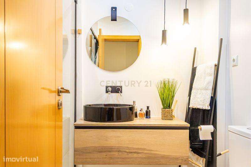 Apartamento T2 com elevador, lugar de estacionamento e arrecadação na-16