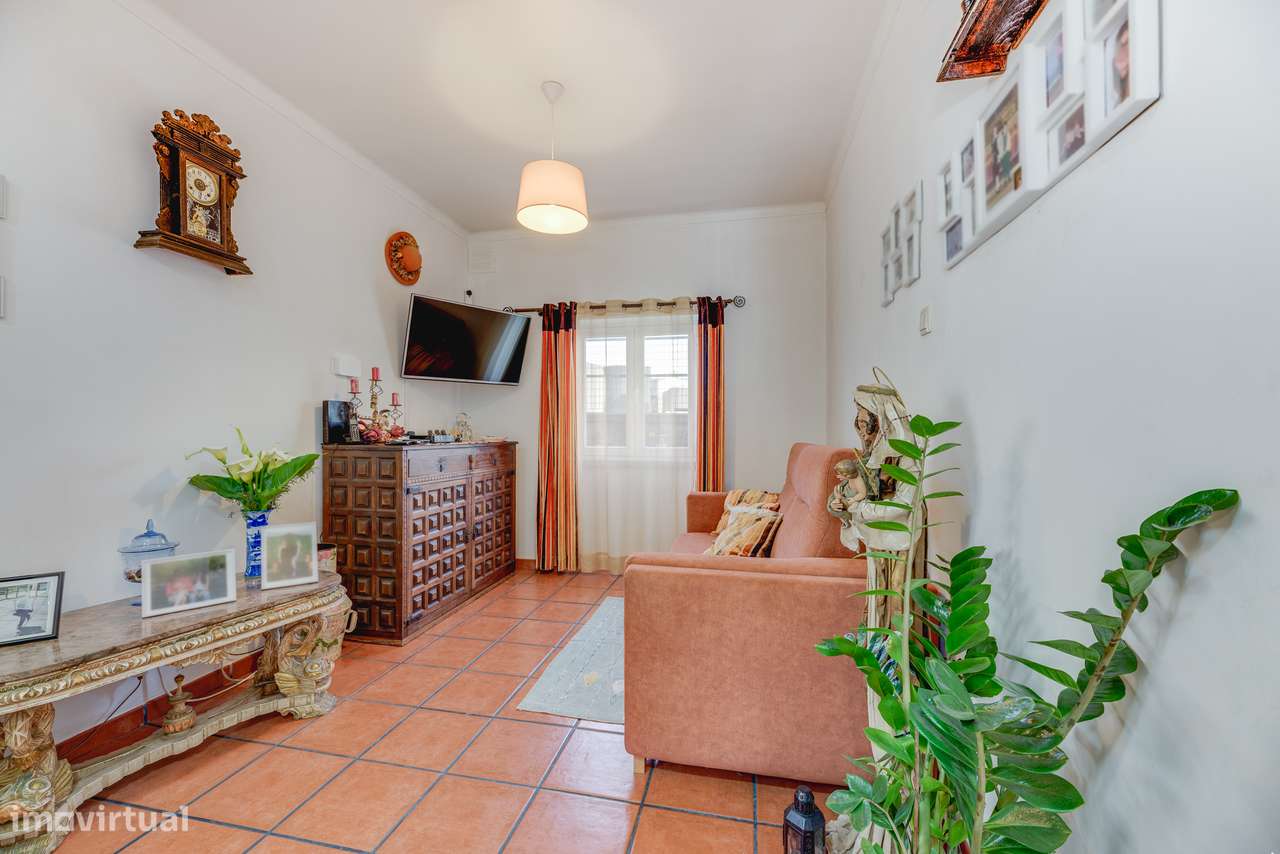 MORADIA T3 TRANSFORMADA EM T2 | GARAGEM | 221M2 | ARRUDA DOS VINHOS-23