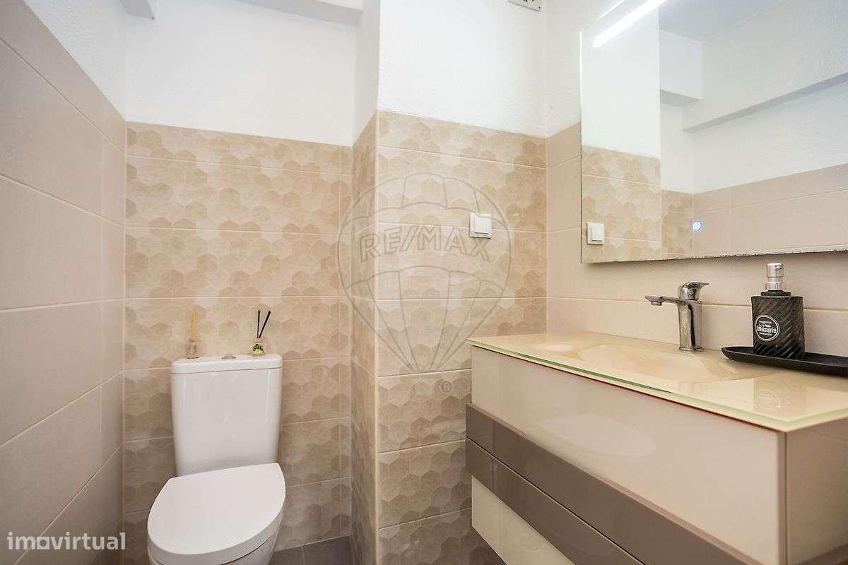 Apartamento T3 à venda em Almada-13