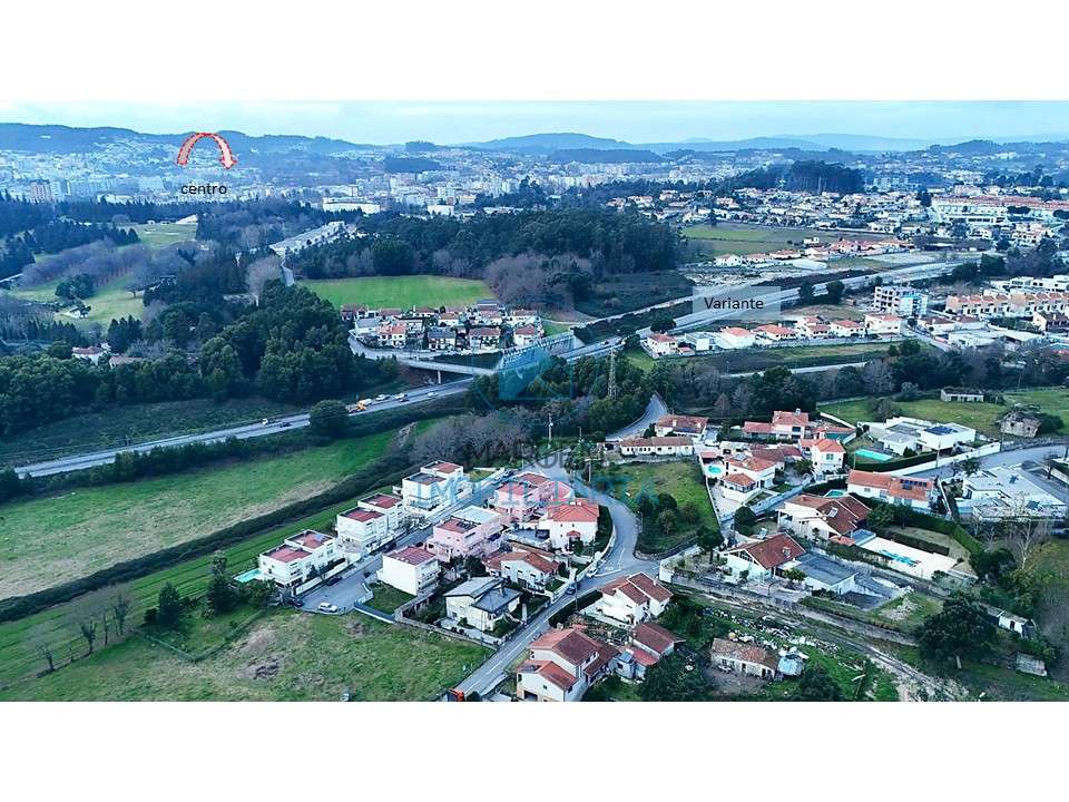 Moradia bifamiliar T4+T1 – terreno, poço, garagem – Anta-44