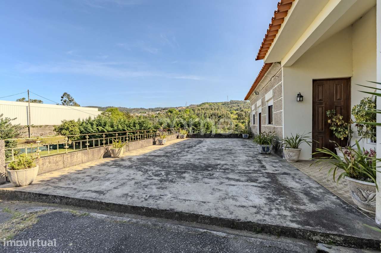 Moradia T4 com terreno de 11.400 m² frente de rio em Gondar, Guimar... - Grande imagem: 5/33