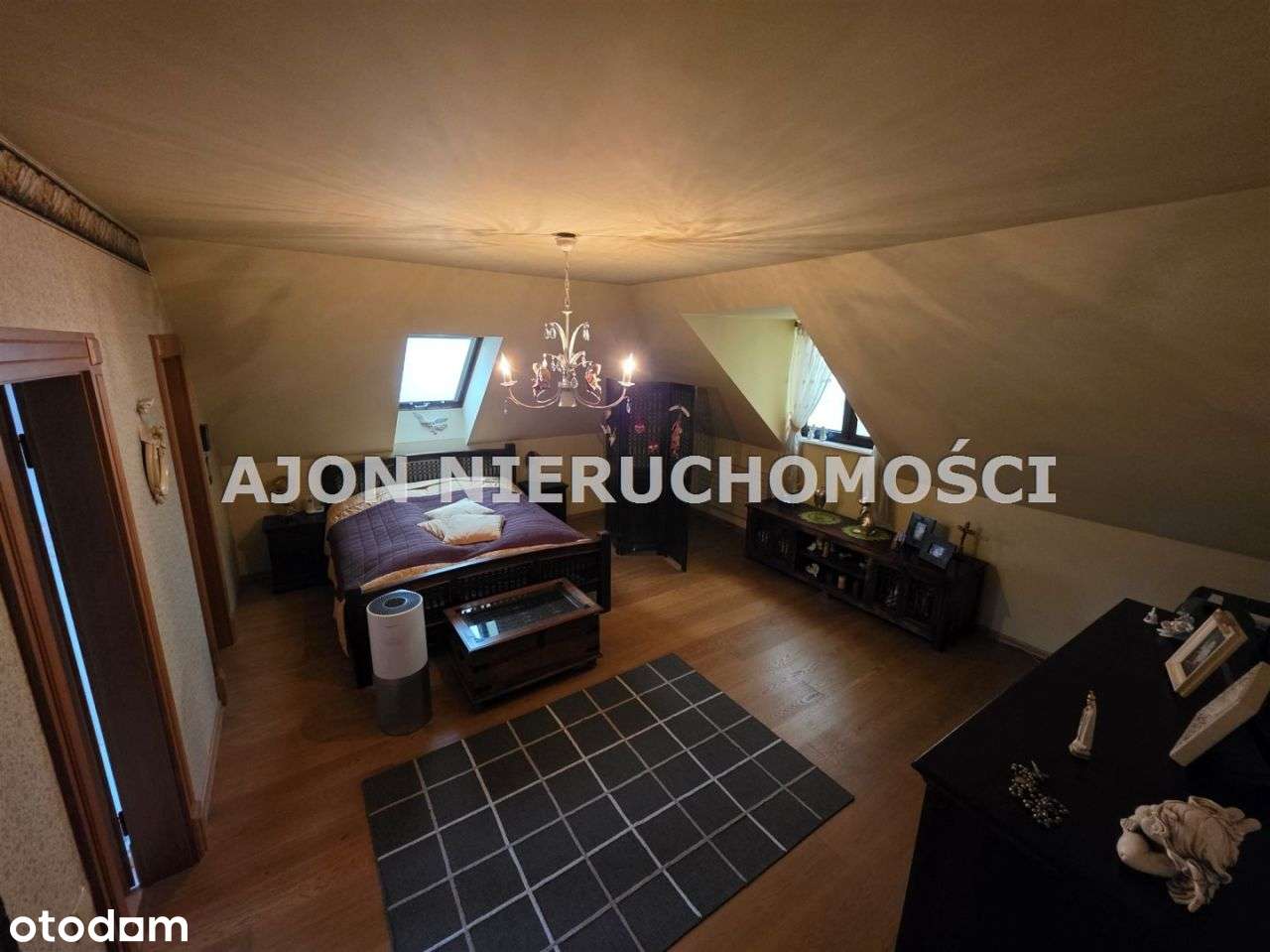 Willa z garażem, Czechowice Dziedzice ul. Zawiła-17