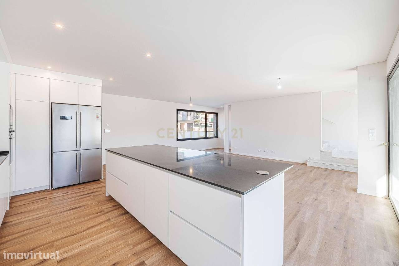 Moradia T3 Moderna de Acabamentos Premium-9