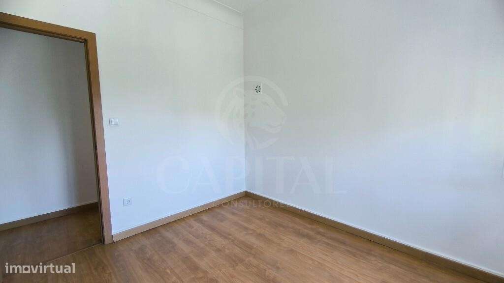 Apartamento T4 nas Mercês-31