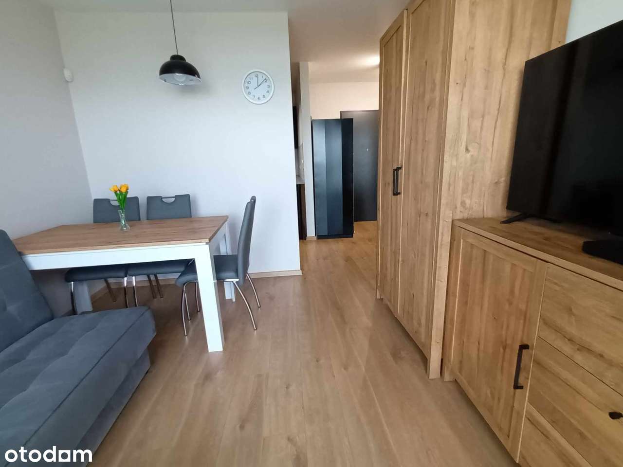 40 m2 - parking - balkon - sypialnia i salon z kuchnią - do wejścia - Pełny obrazek: 2/19