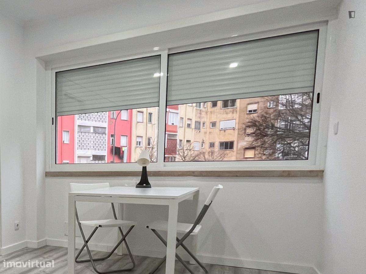 Quarto - localizado em Amadora Lisbon - Grande imagem: 4/9