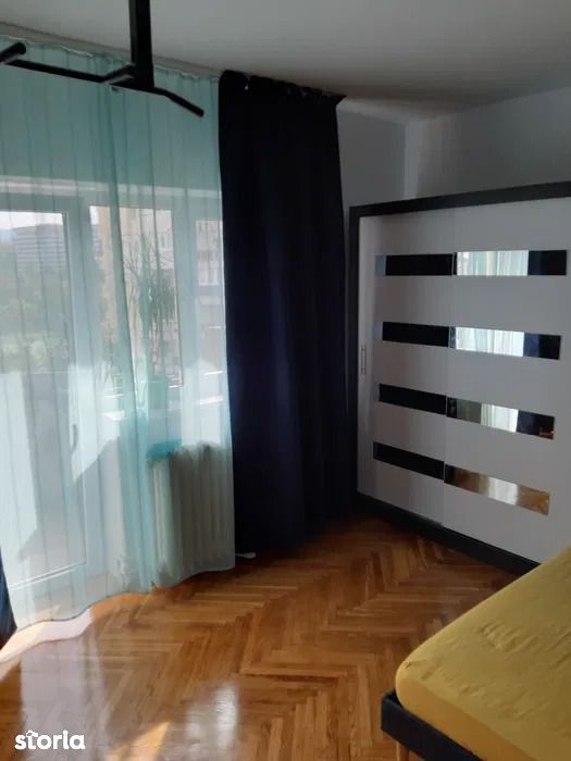 Apartament cu 3 camere de vânzare în Grigorescu