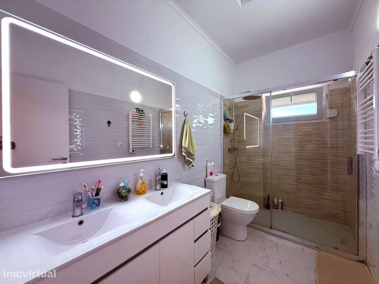 Moradia de 4 quartos, inserida num terreno com 367 m².-17