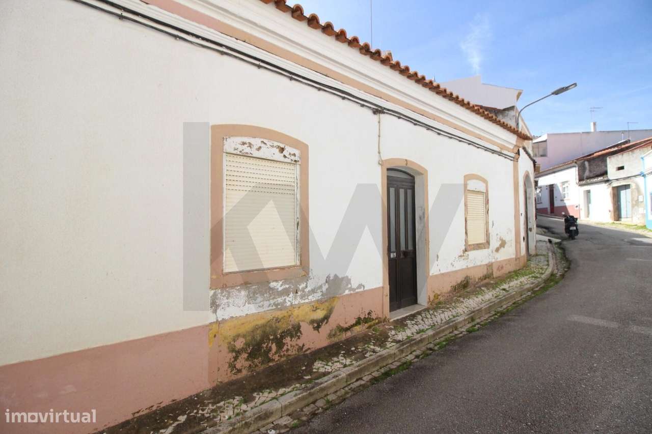 CASA TIPICA PARA RECUPERAR, VILA DE ESTÔMBAR - Grande imagem: 2/25