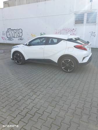 Toyota C-HR - 16