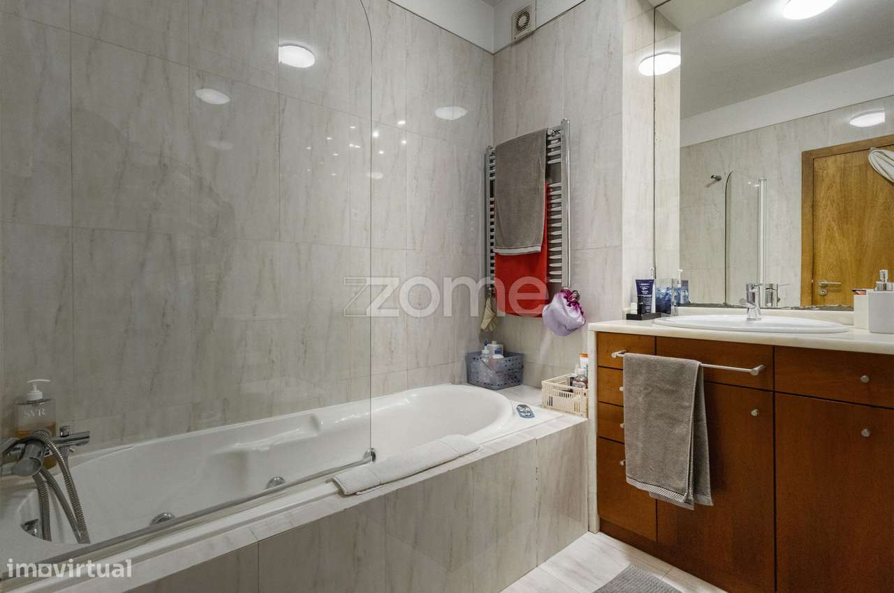 Moradia T4 com 4 suítes, na Rua Gomes Teixeira, Matosinhos-38