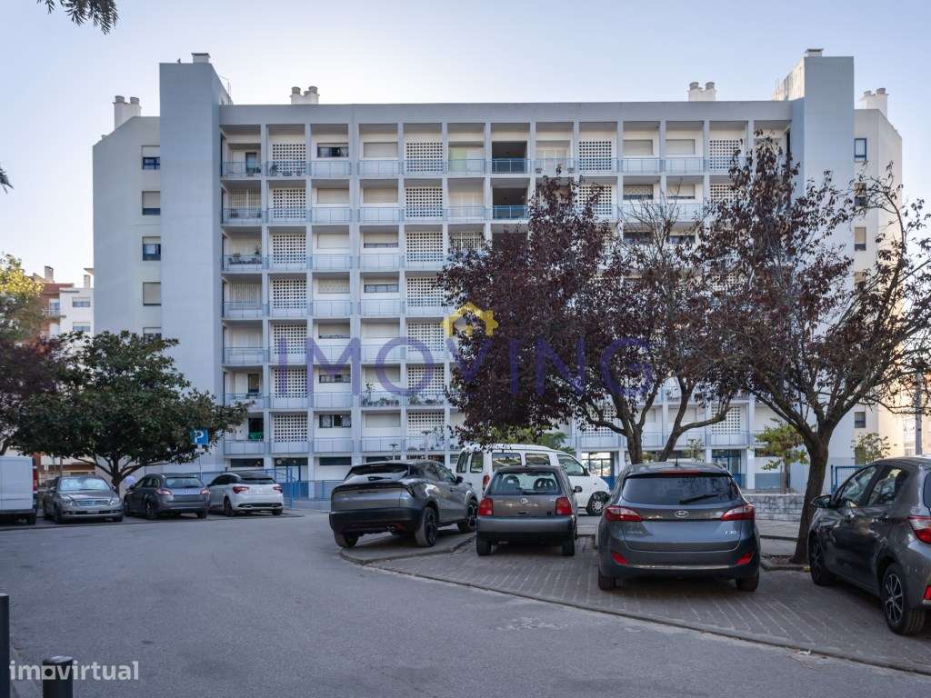 Apartamento T2 com parqueamento e arrecadação no Barreiro-38