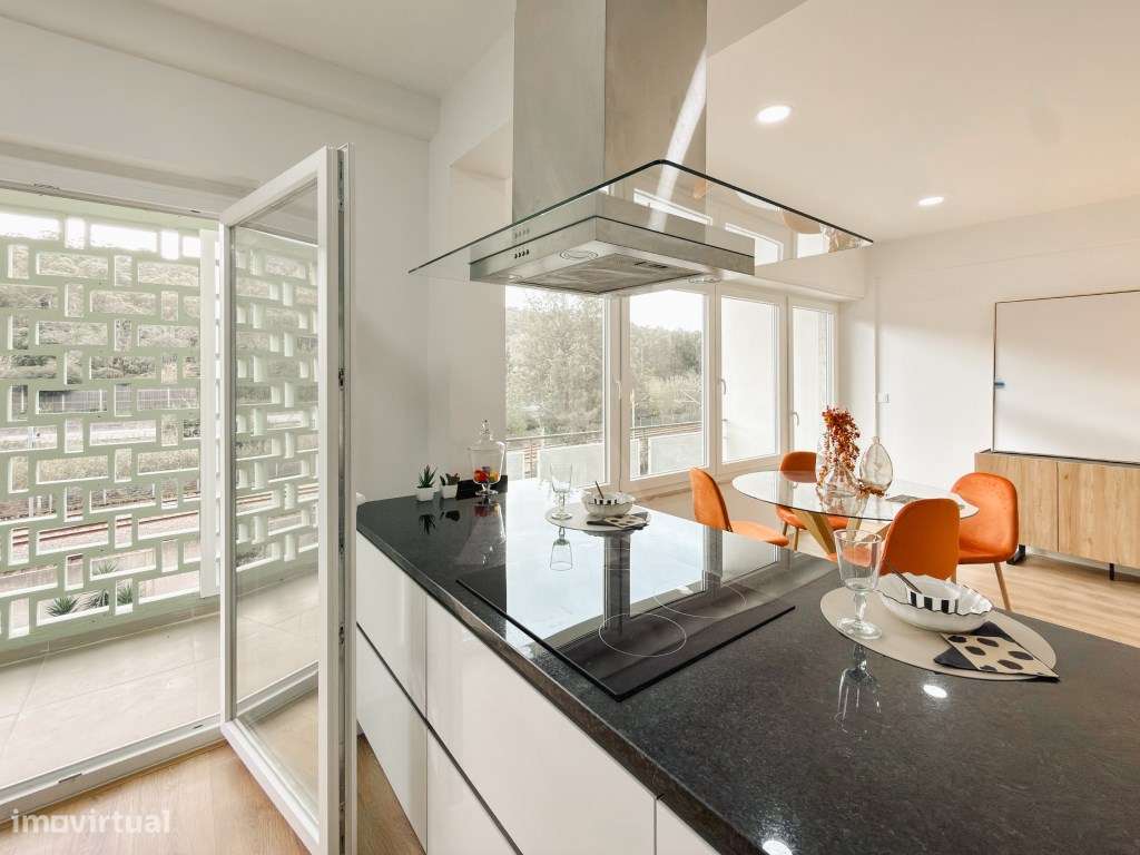 Apartamento T3 Totalmente Renovado em Benfica - Grande imagem: 2/21