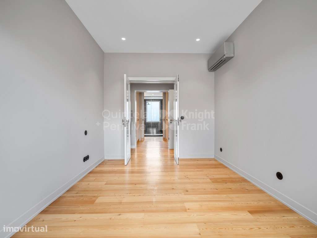 Apartamento T4 com terraço privativo nas Avenidas novas, Lisboa-20