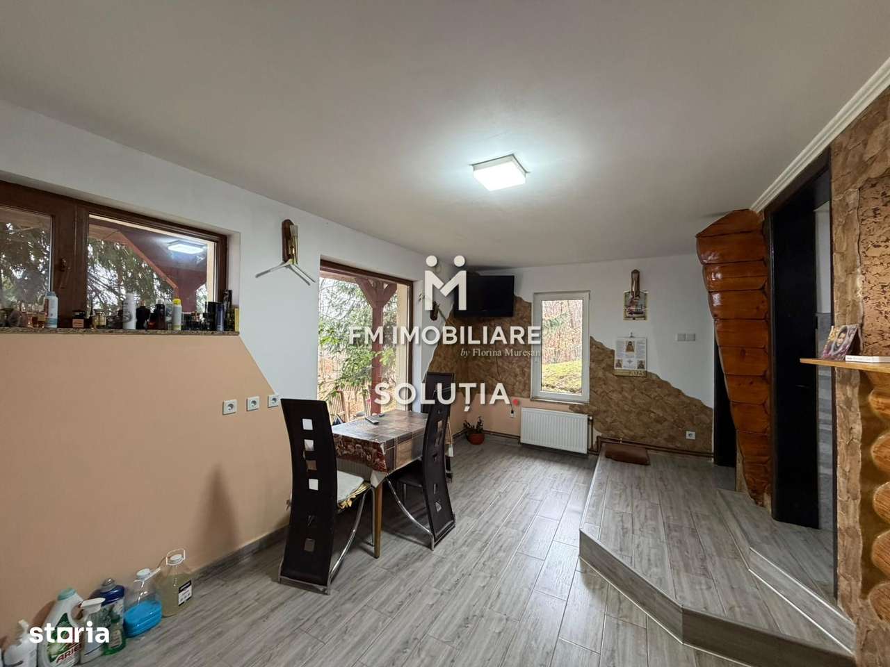 Casă de  vânzare cu vedere panoramică-5