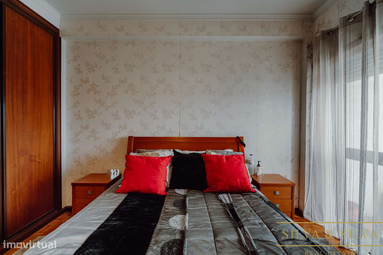Apartamento T2+1 com garagem  no centro de Canelas-19