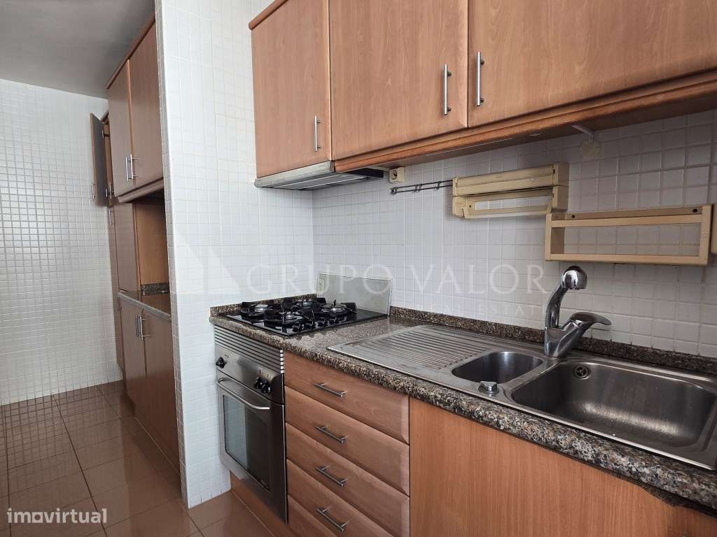 Apartamento T2 com estacionamento coberto privativo na Rinchoa (Rio...-5