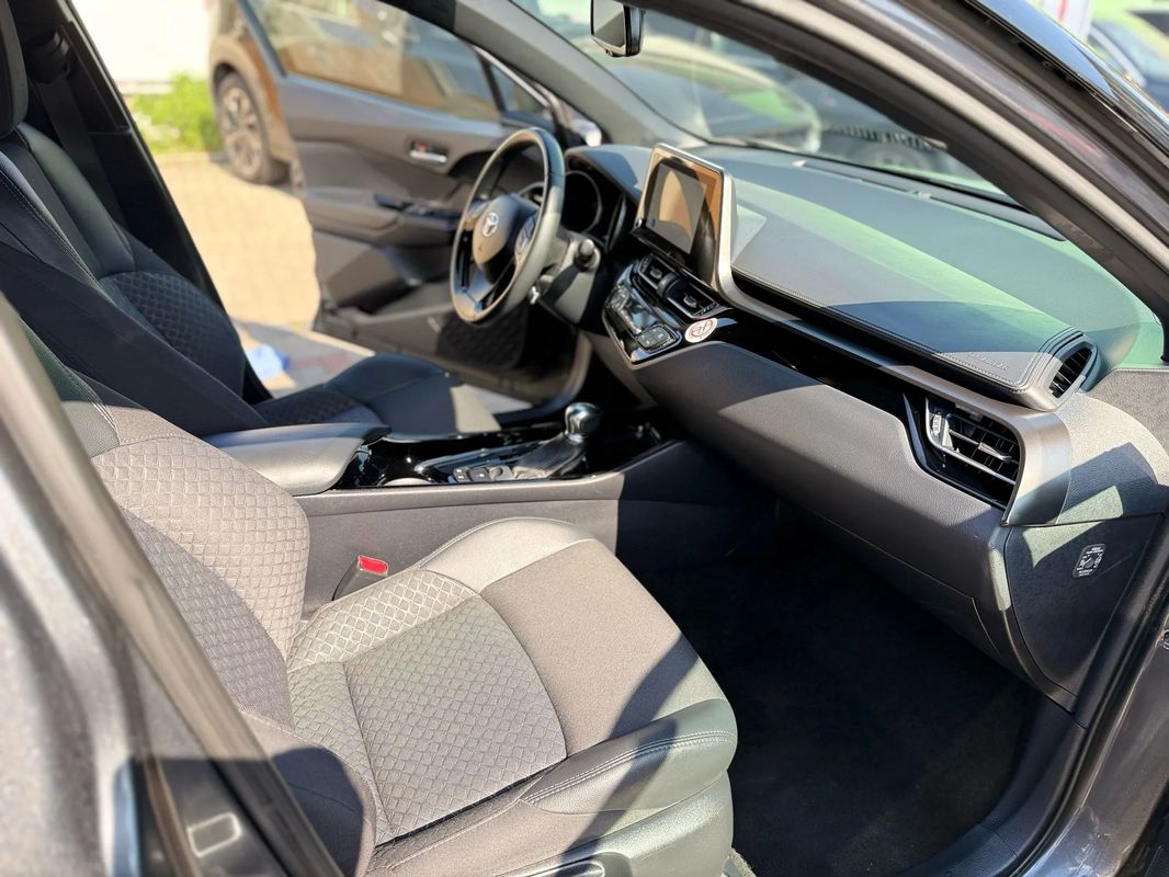 Toyota C-HR 1.8 HSD 122 CP 4x2 CVT Cult - 6