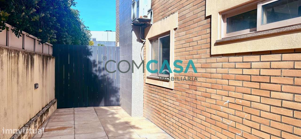 Moradia V4 | piscina descoberta | proximo da praia | Lavra Matosinhos-43