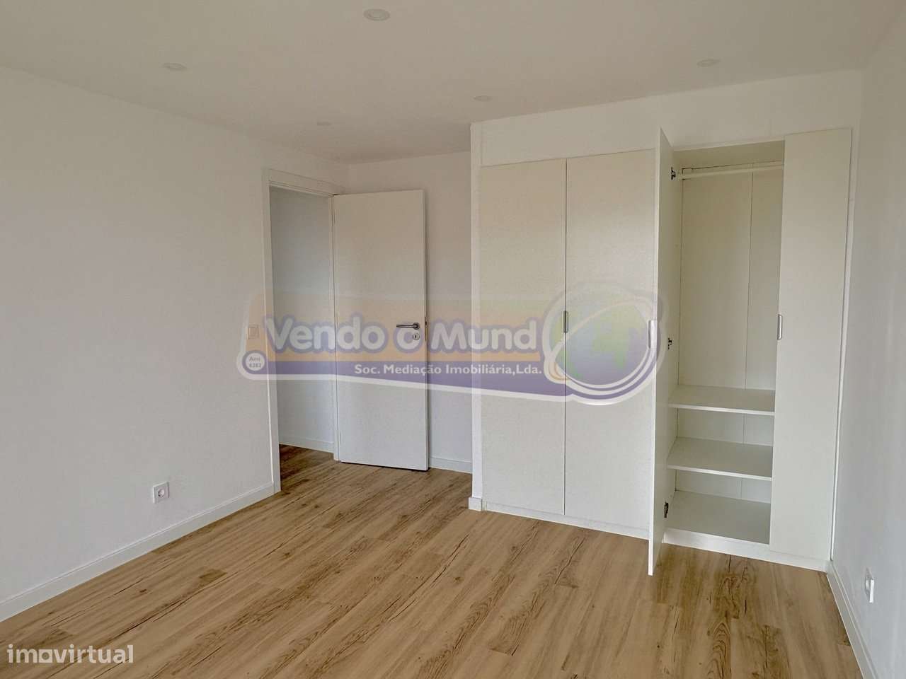 Apartamento T2 em S. João da Talha (LXLR039) - Grande imagem: 4/18