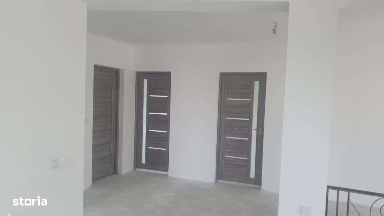 Casa din Dobreni-Teren 525mp - 5 Camere-Apa Curenta-Comuna Dobreni - Imagine principală: 5/20