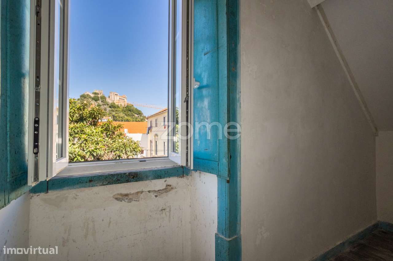 Prédio com grandes áreas no Centro de Leiria-1