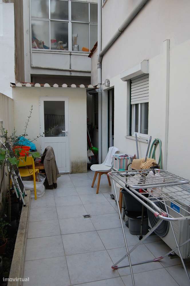 T2 com terraço no Bairro Rêgo em Lisboa-13