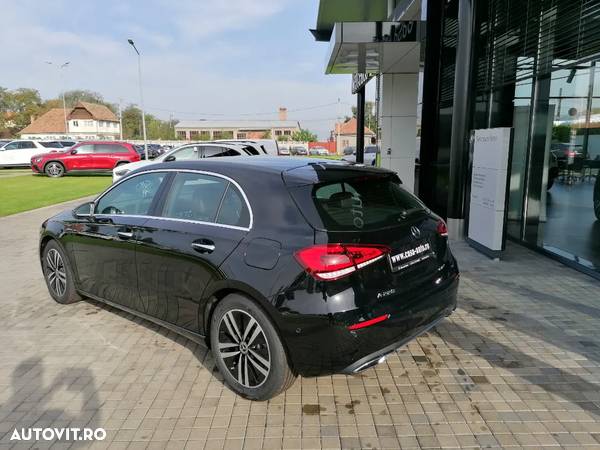 Mercedes-Benz A 220 4Matic 7G-DCT - 3