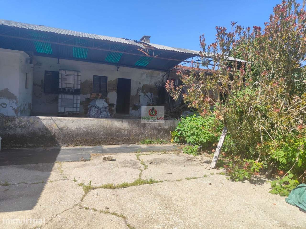 Moradia para restaurar  com terreno para construção em Nariz-11